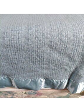 Faribo Blanket Twin 89x65 Wool Acrylic Blue Satin Trim USA Soft Cozy Bedspread